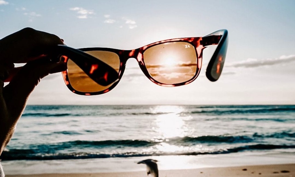 Sunglass tinted lenses